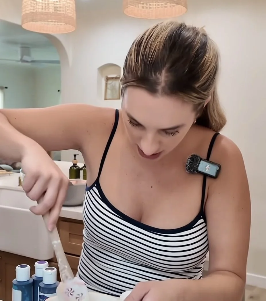 She’s not a baker, she just wants people to stare at her tits! image 17
