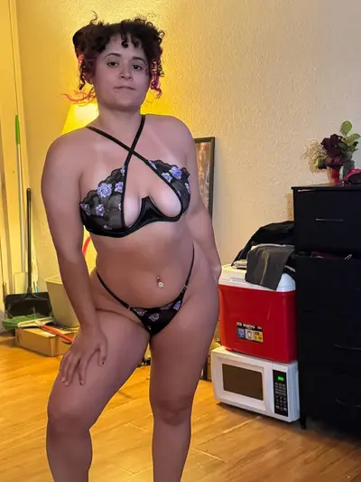 Sexy thick lil beach girl cover image