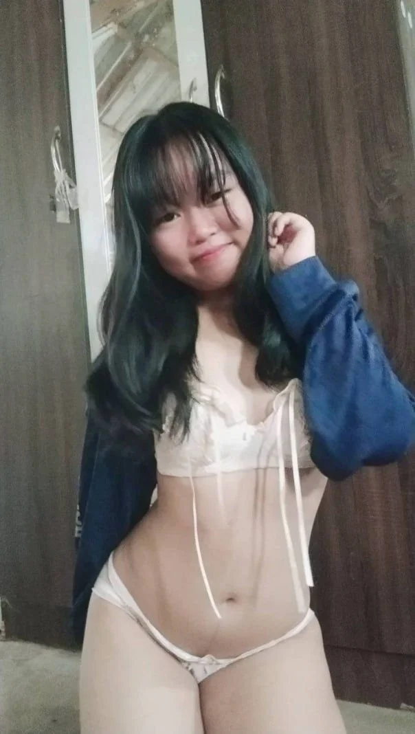 Little girl image 13