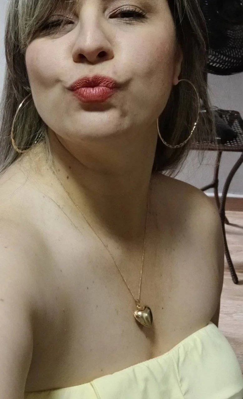 Ela é puta ou o marido é corno? image 3