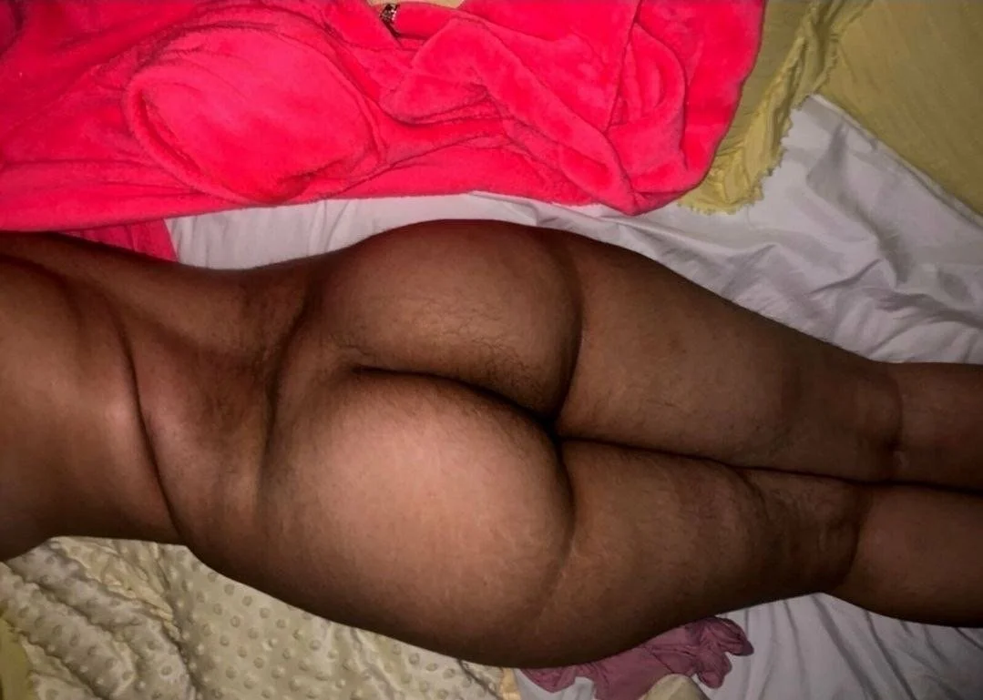 NRI Indian slut with fat ass leaked image 12
