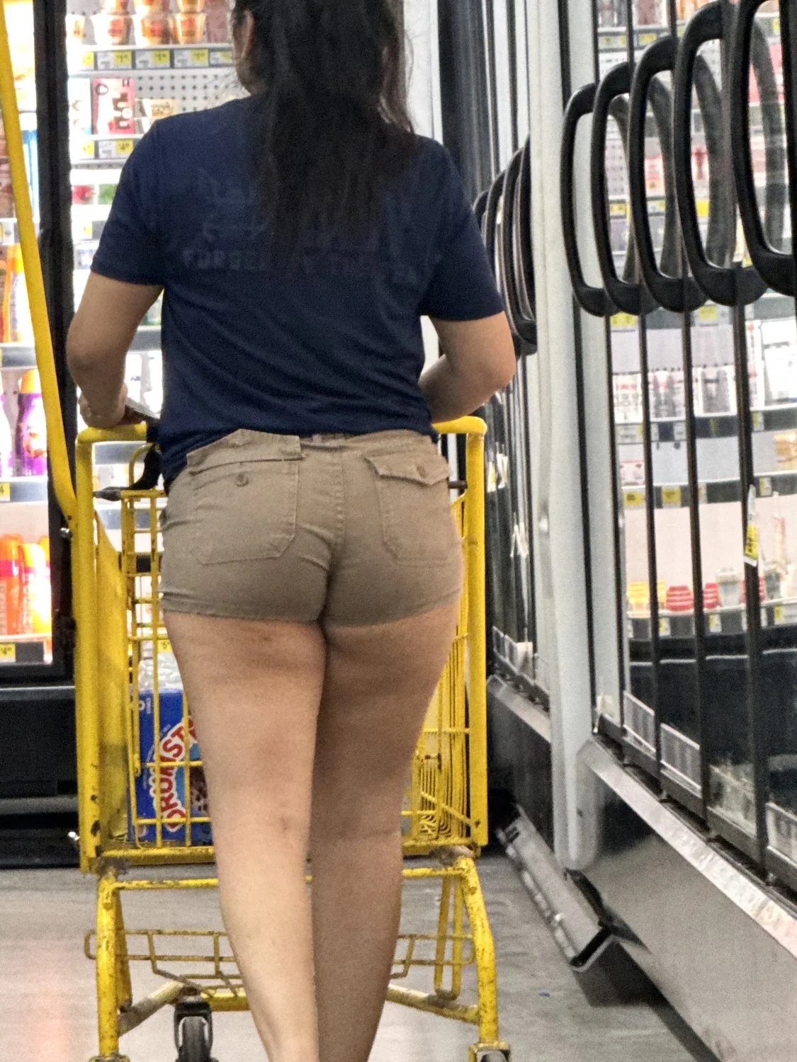 She was begging people to look image 9