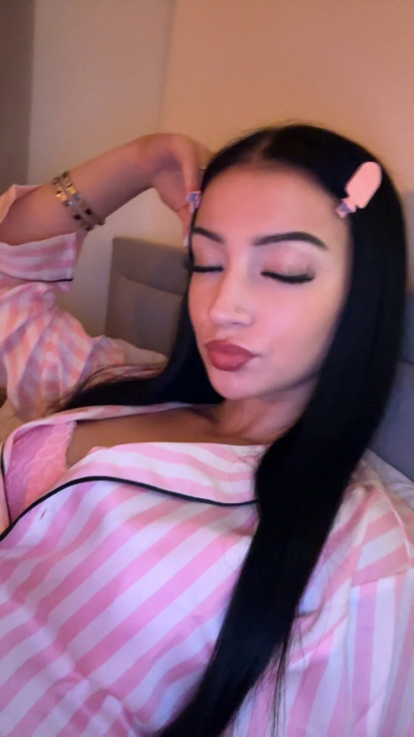 Just a freaky teen girl <3 main image