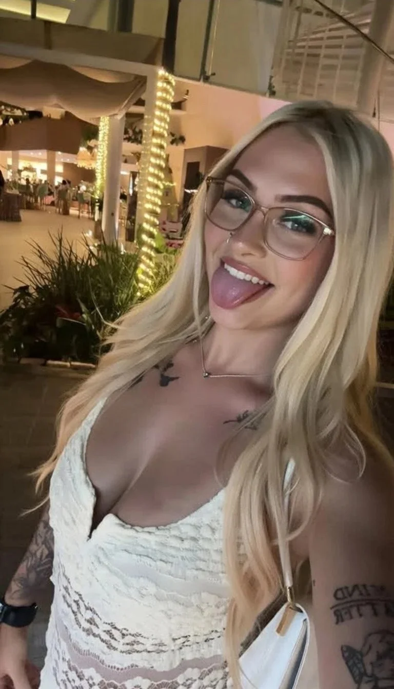 Kacey, 19, Tatted teen shows nudes image 6