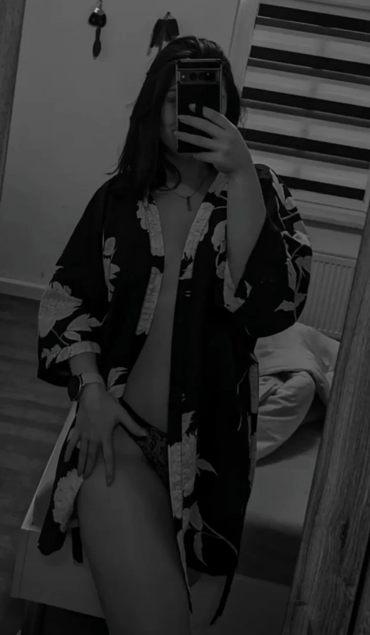 Vanessa image 4