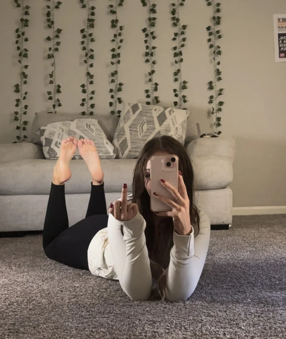 Latina Soles image 48