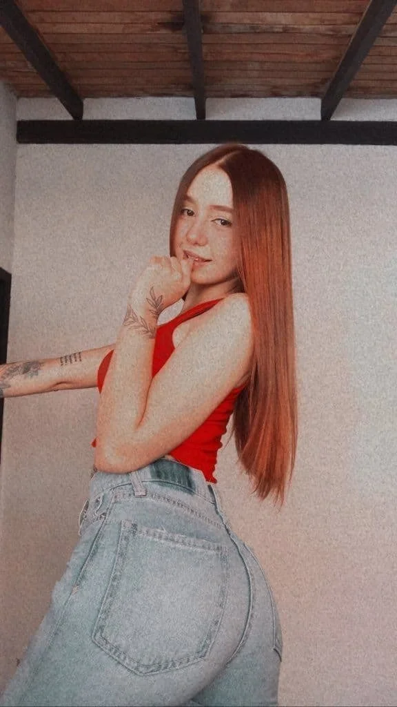 ruivinha linda e gostosa amadora vazado caiu na net main image
