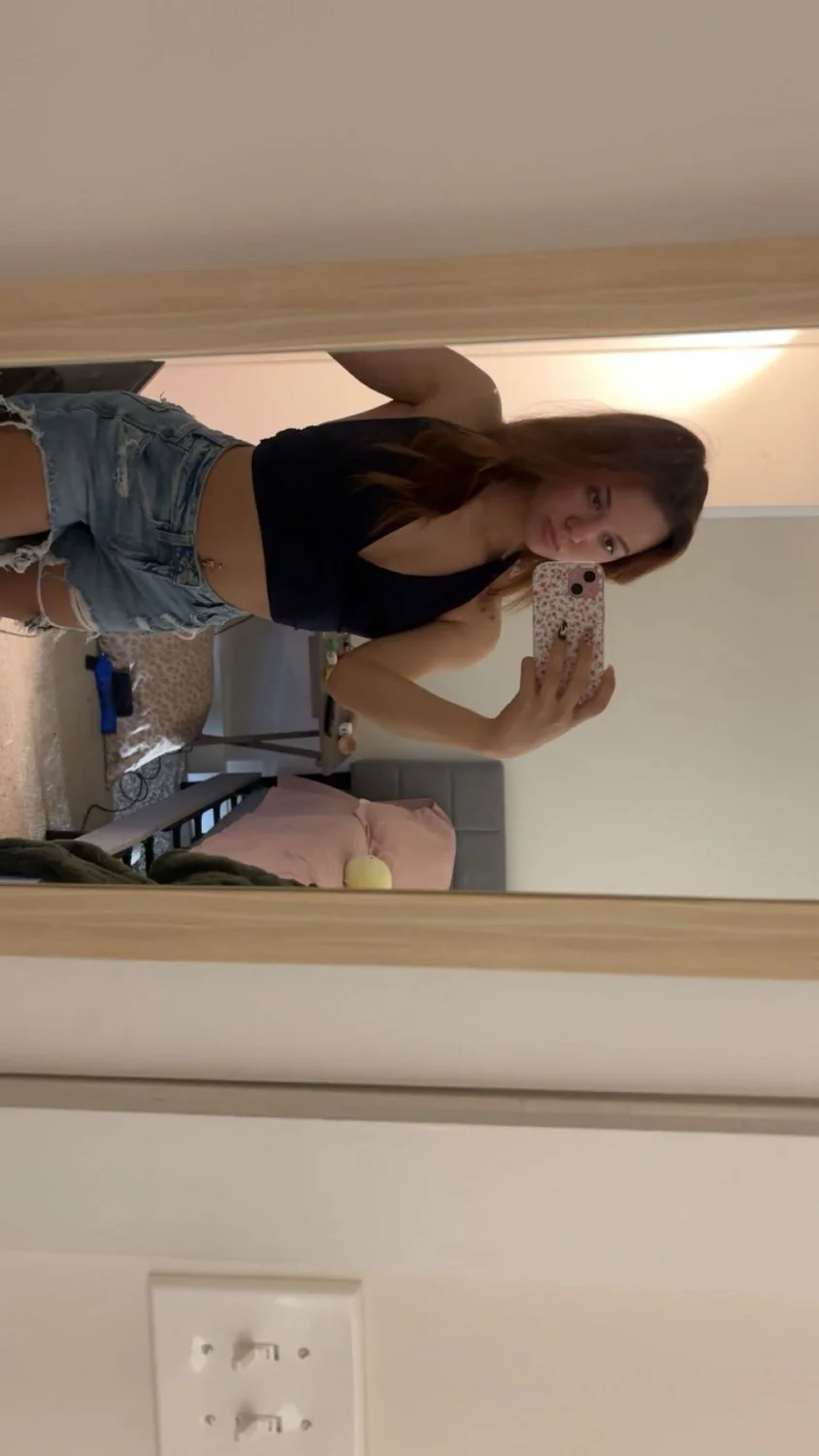 Cute college girl with a fat ass main image