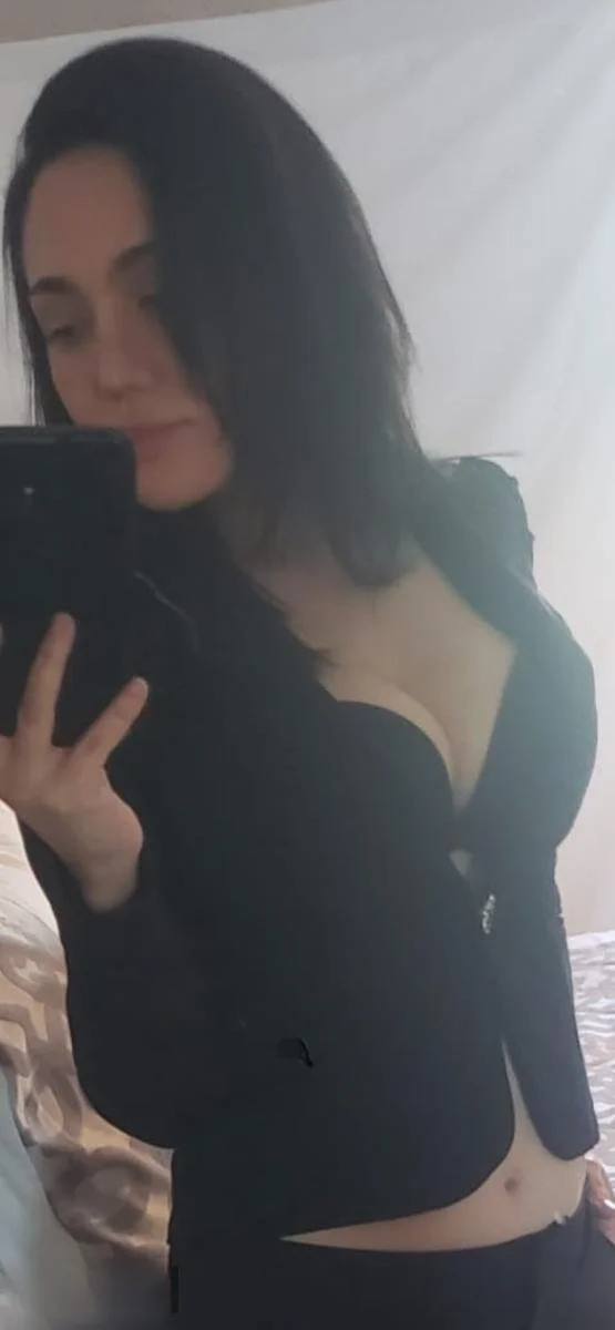 Lucy, 33 yo, married Slut from London image 3