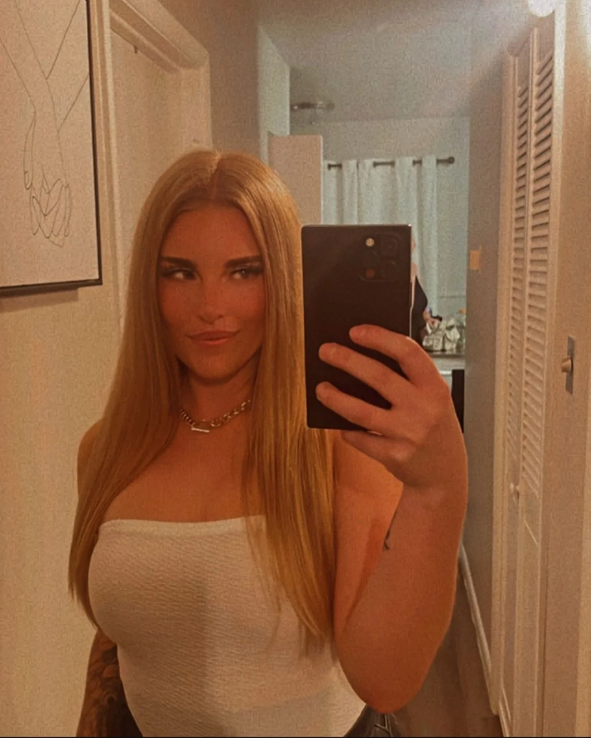 Yoga teacher exposed tapes and nudes (DM submission) image 13