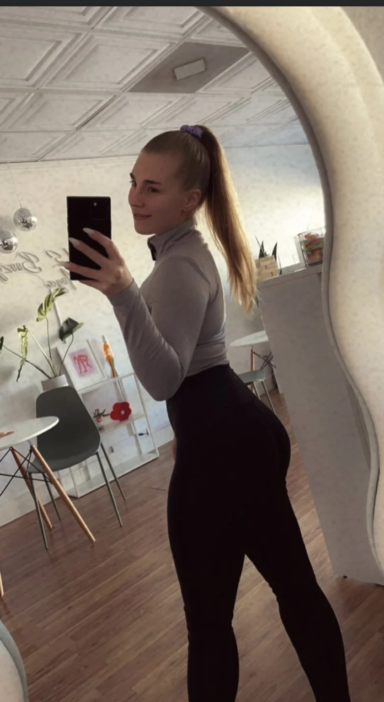 Yoga teacher exposed tapes and nudes (DM submission) image 14