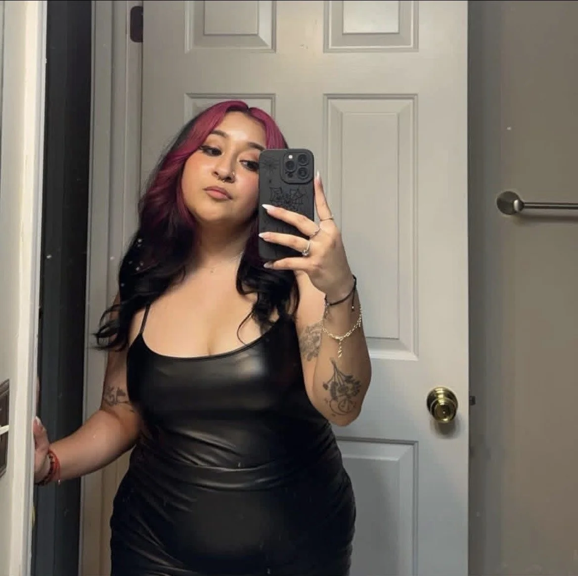 Sexy Latina p2 image 2