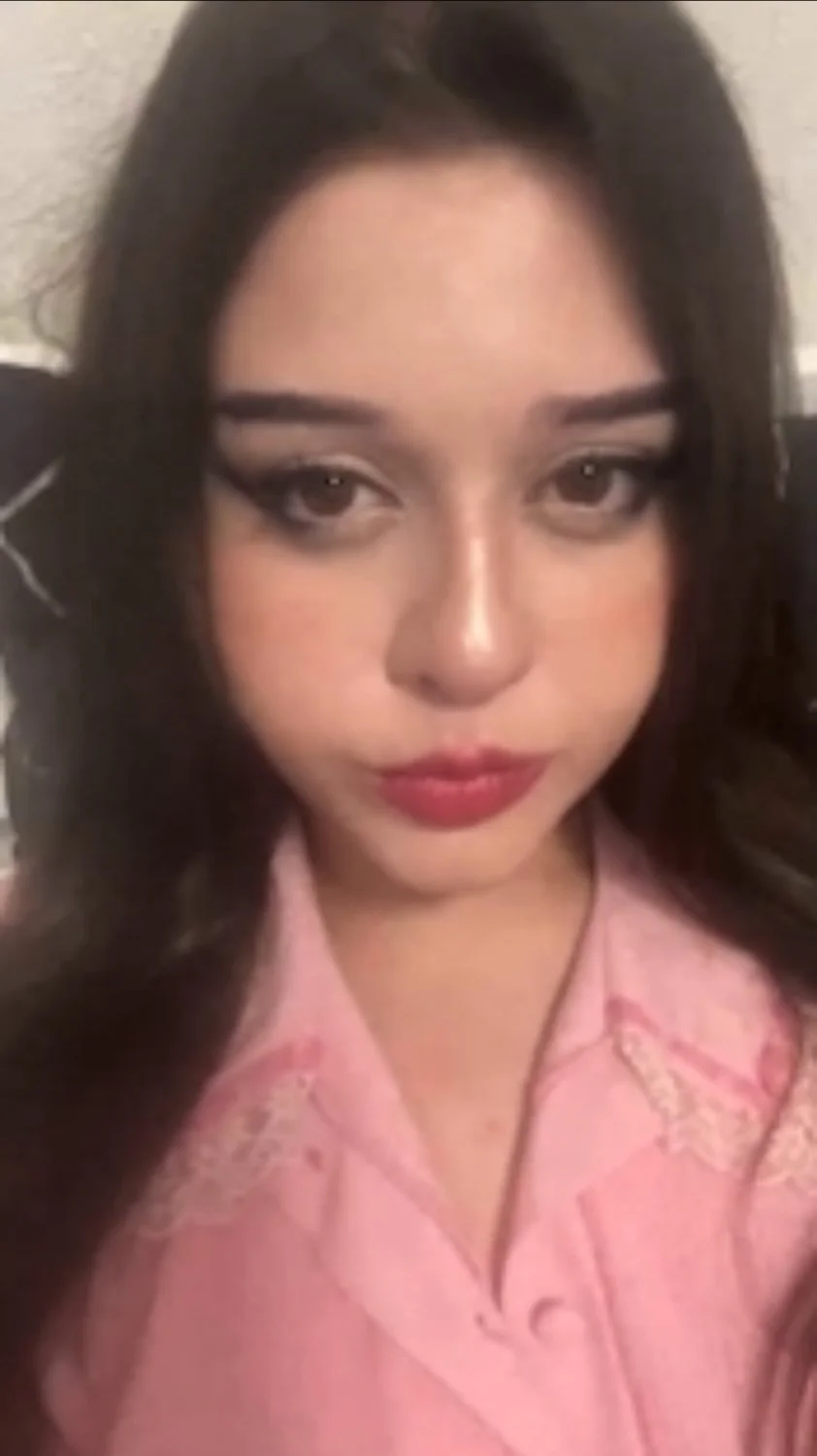 E girl main image