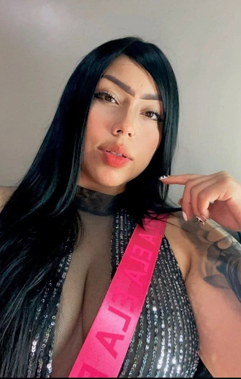 Es una putita lame vergas que le gusta que le hagan tribut image 5