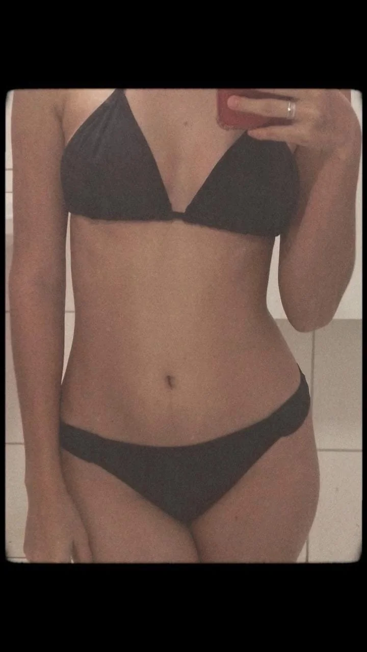 Novinha gostosa foi vazada pelos amigos pagando boquete e mandando nudes!! Ficante safada vazou image 11