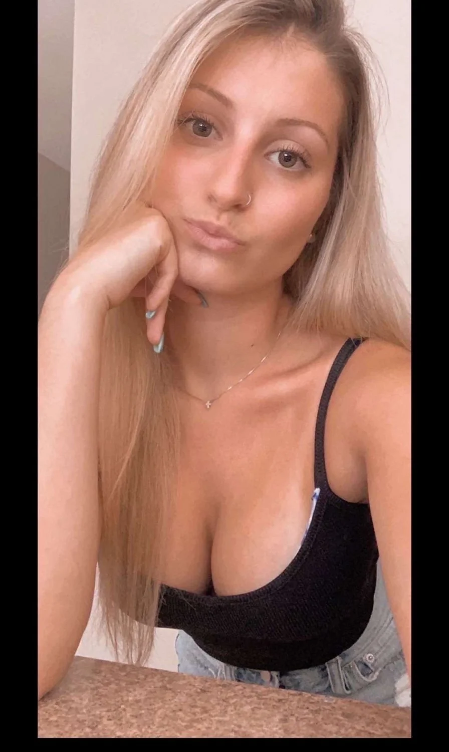 Kayla 26 USA SLUT image 8