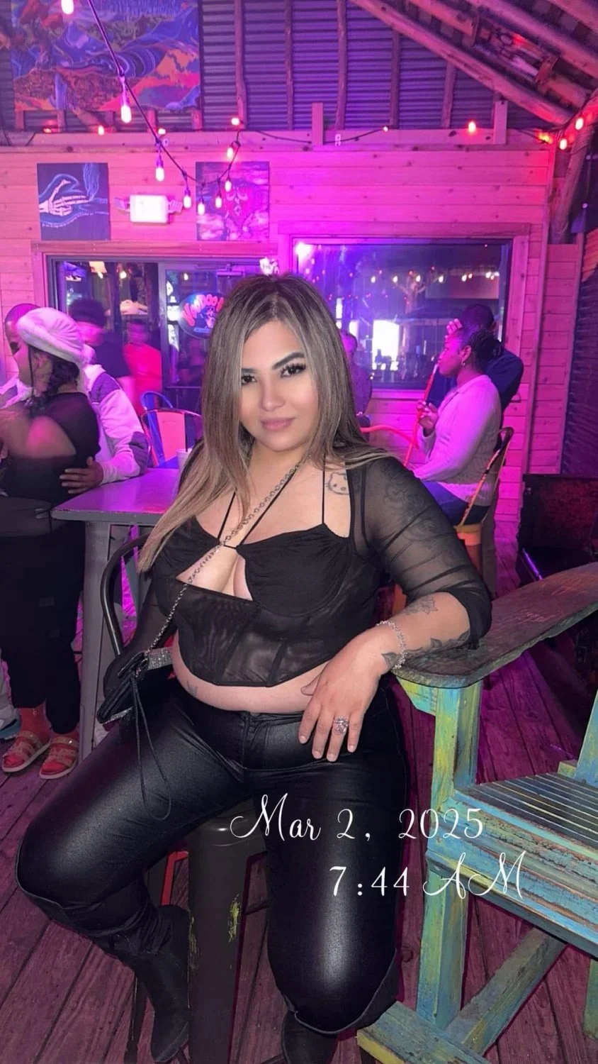 Amigas chulas 2 image 17