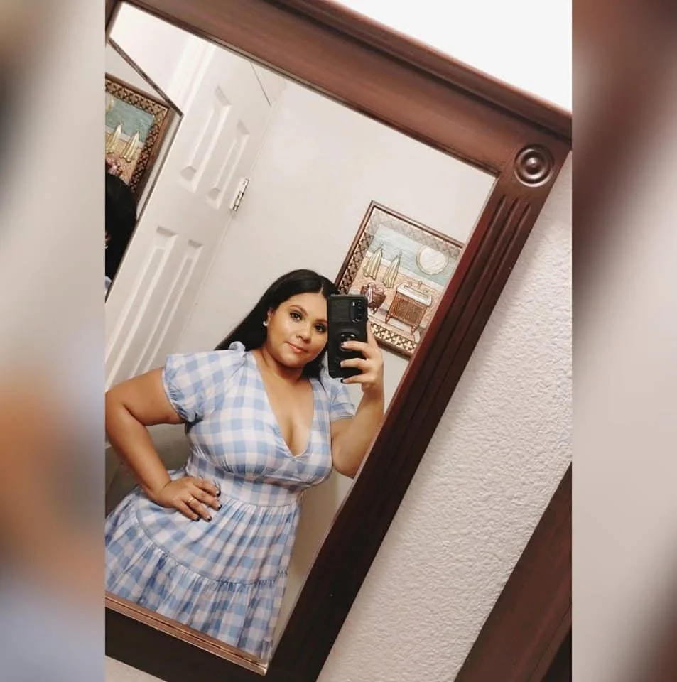 Amigas chulas 2 image 43