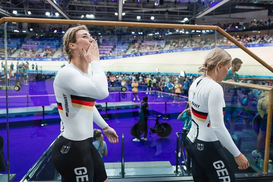 Pauline Grabosch: Big booty bicycle race driver image 6