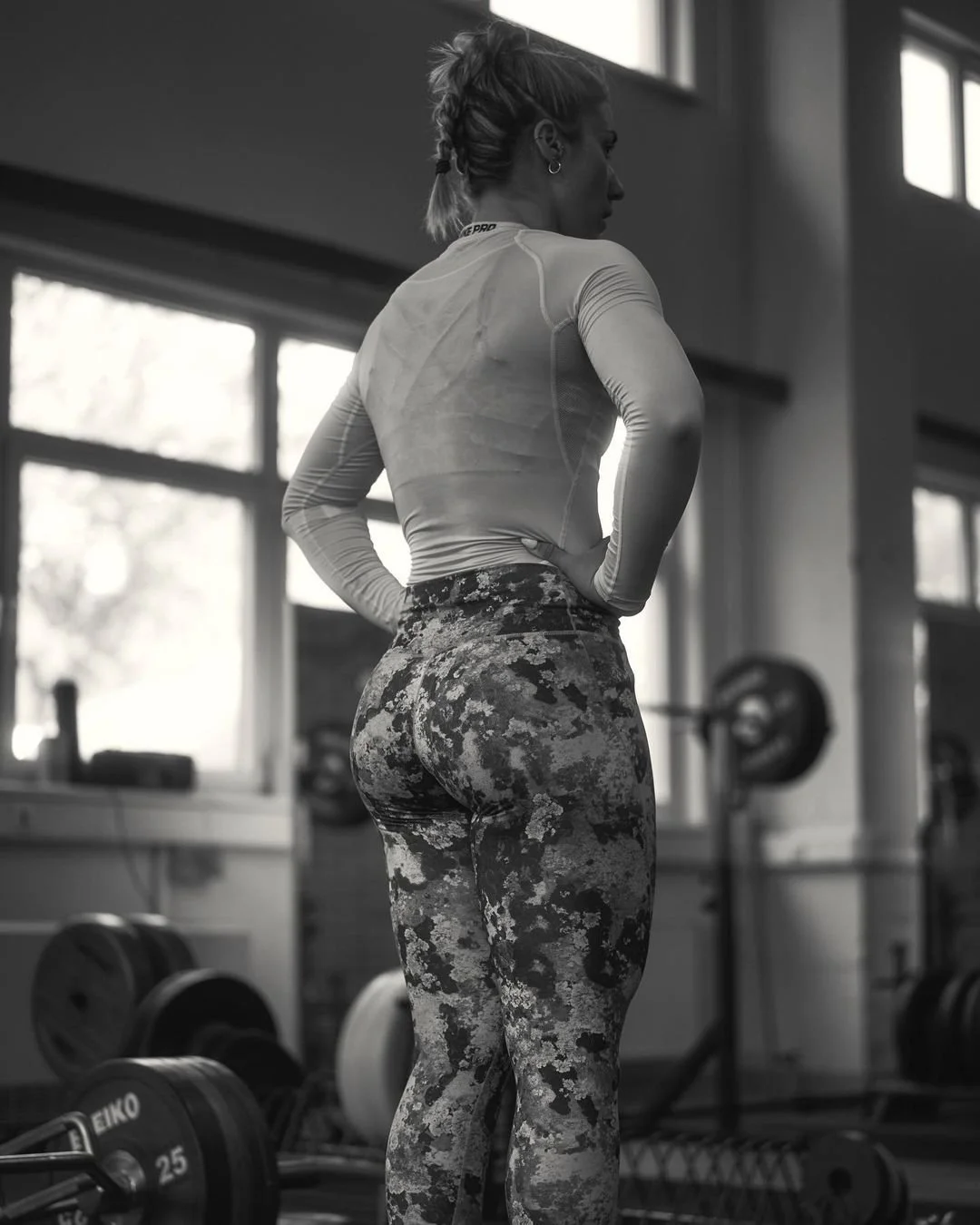 Pauline Grabosch: Big booty bicycle race driver image 7