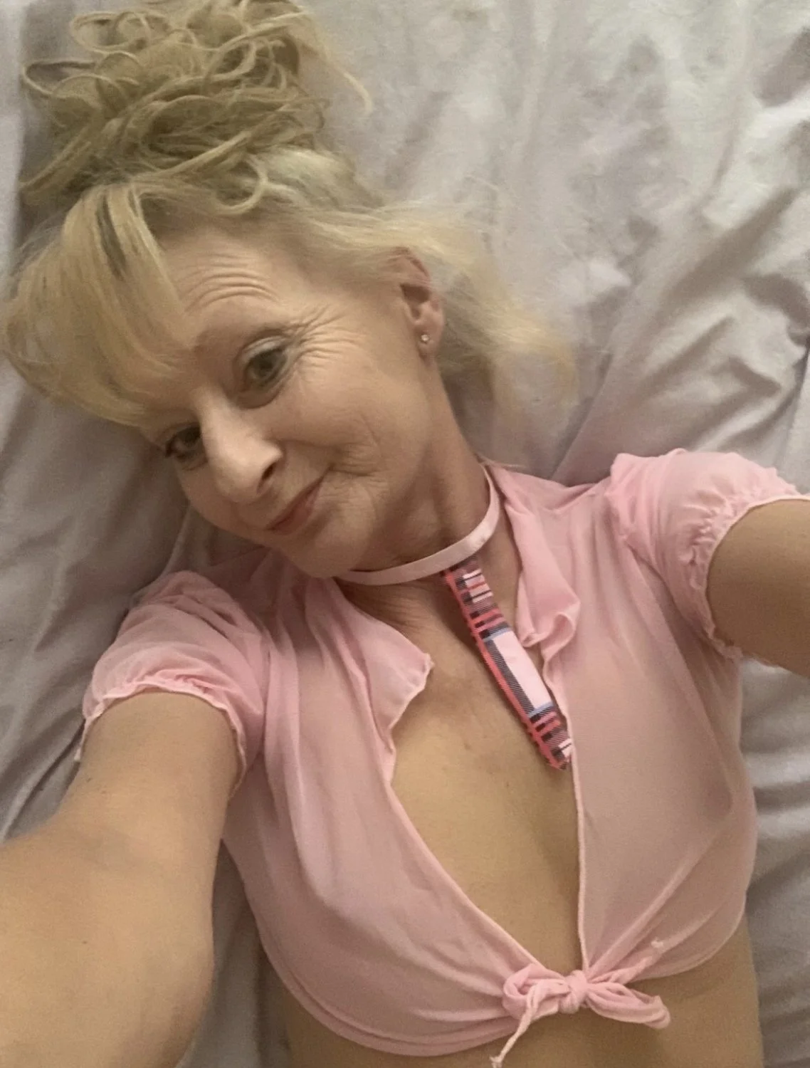 MILF in stockings image 10