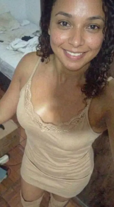 Inscrito vazou sua namorada morena peituda nordestina que mora em SP cover image