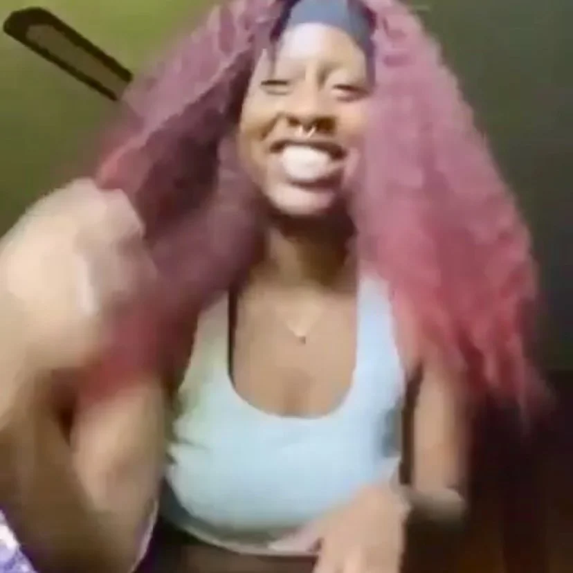 Super Thick n Jiggly !!! From her momma’s house to her job main image