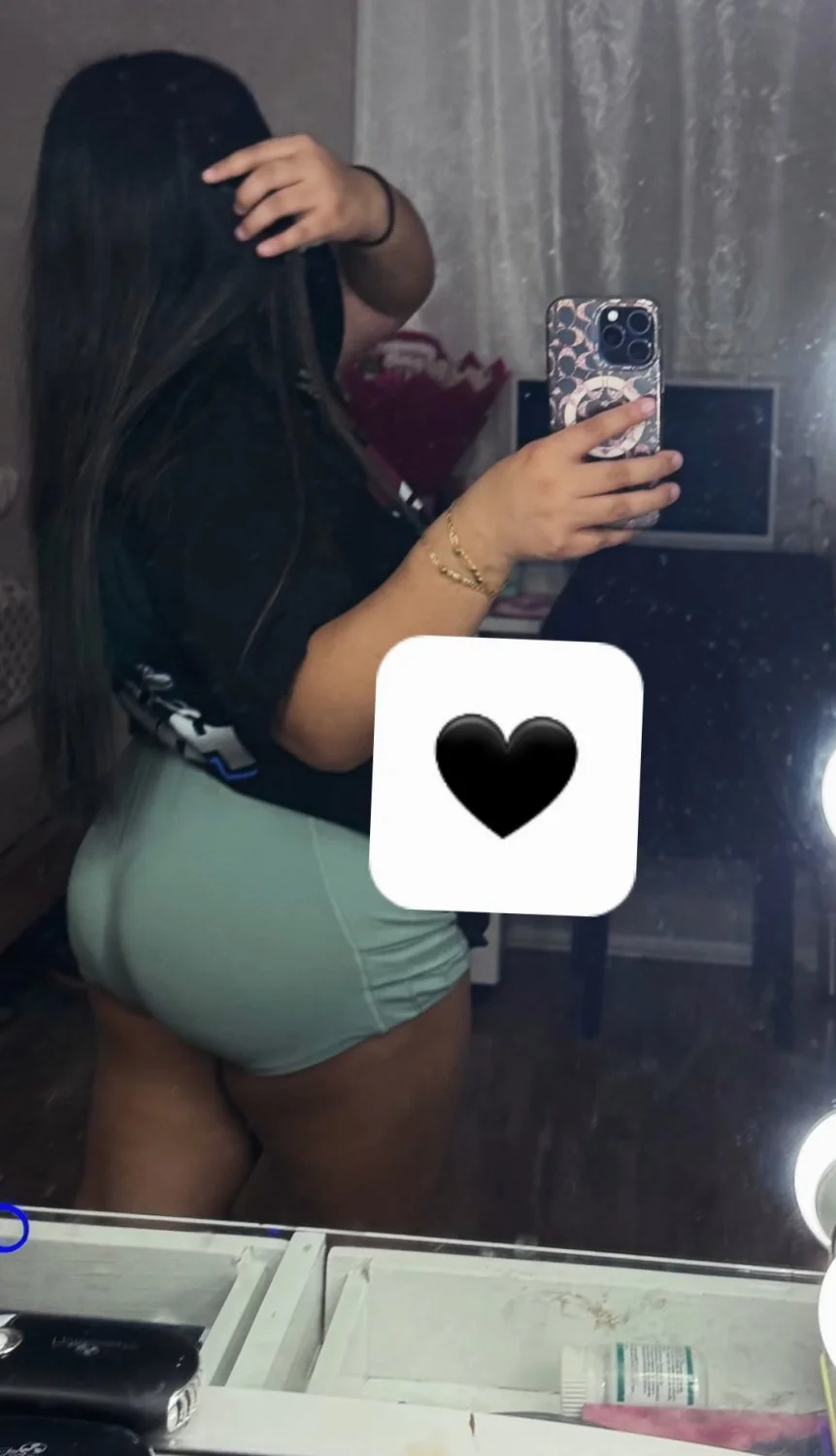 Sexy milf image 23