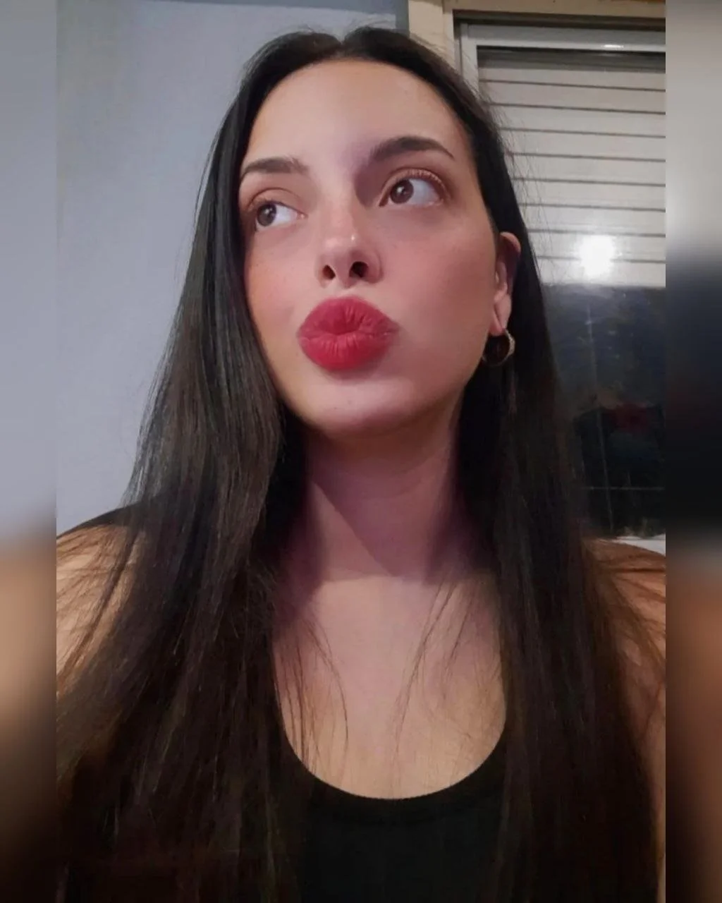 Amigo vazou a ex namorada do corno! novinha safada mandava nudes pro amigo do corno e caiu na net image 2