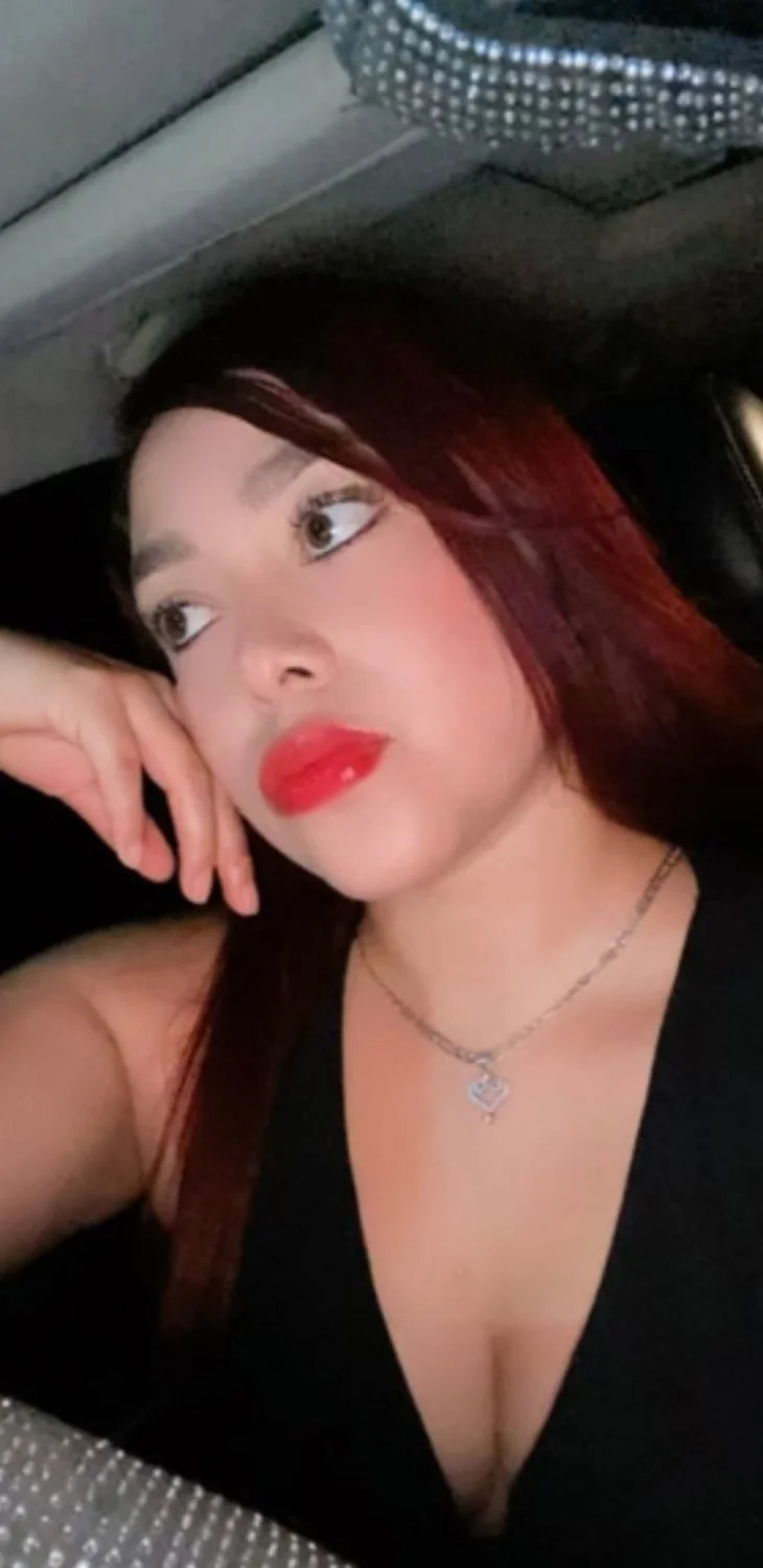 Putita Hermosa peliroja sexy image 15