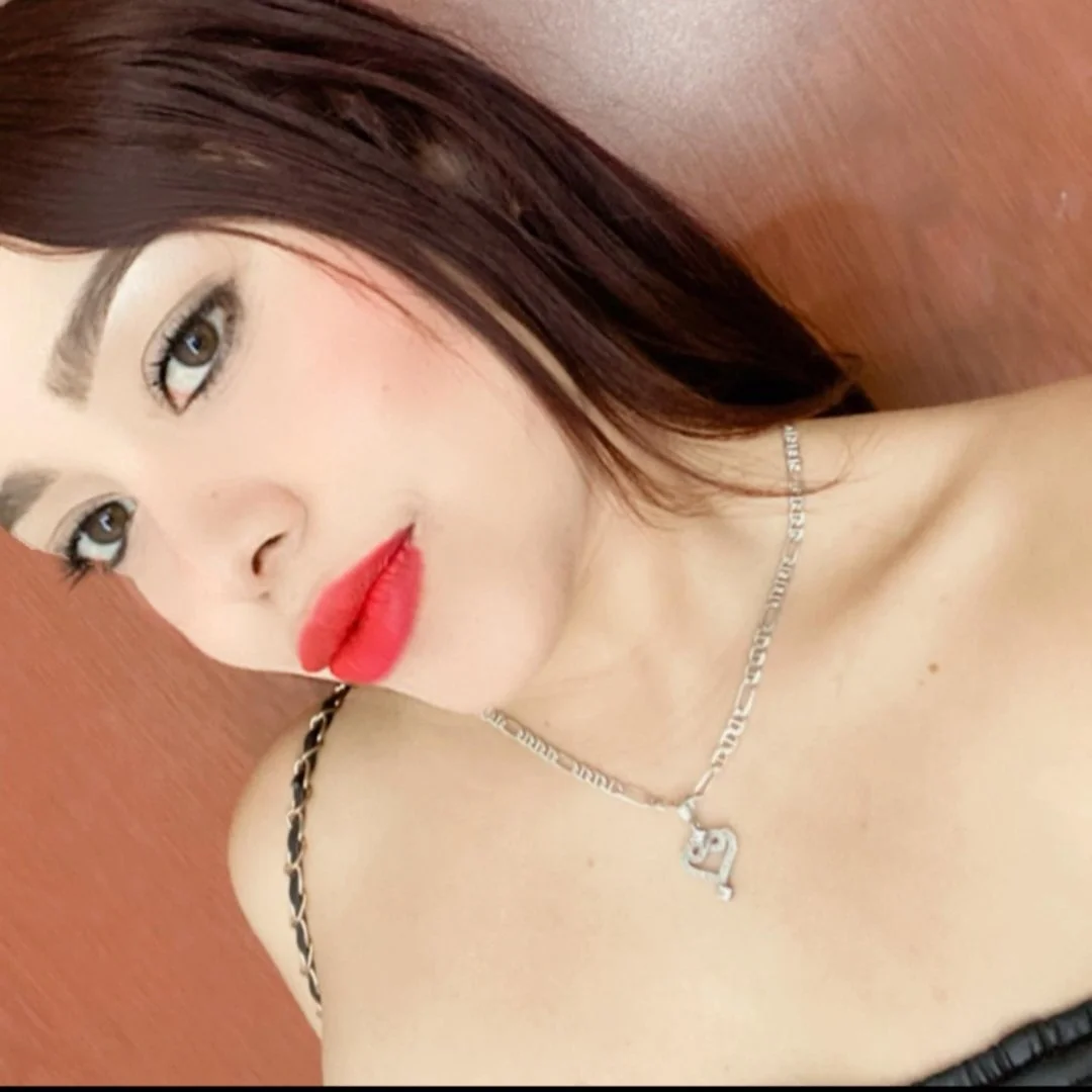 Putita Hermosa peliroja sexy image 6