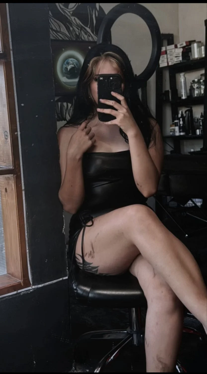 La sexy puta tatuadora Susana Domínguez image 39