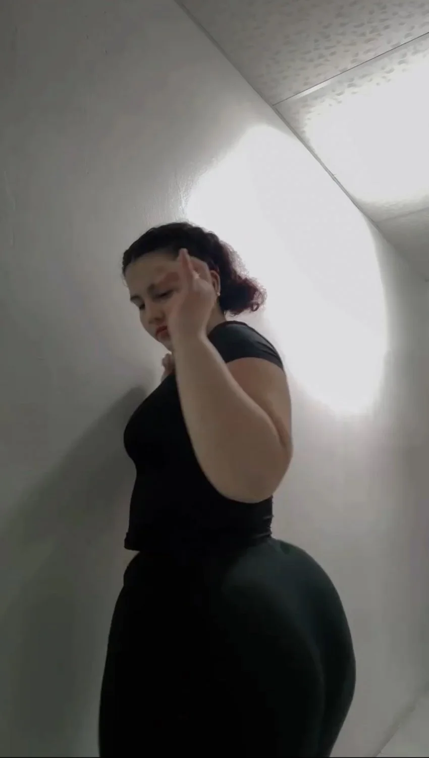 i would go werewolf in that ass…if this isn’t motivation to become successful i don’t what is… image 2