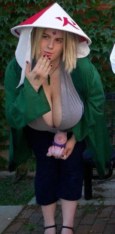 Lady Tsunade image 3