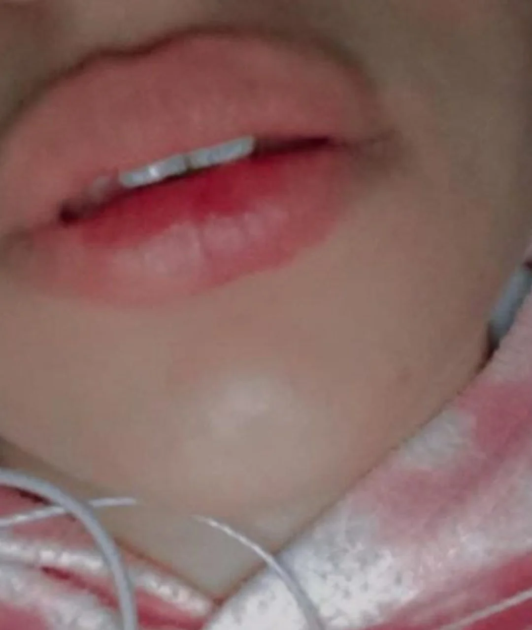 Nude snaps sent by Muslim prostitute to her boyfriend image 13