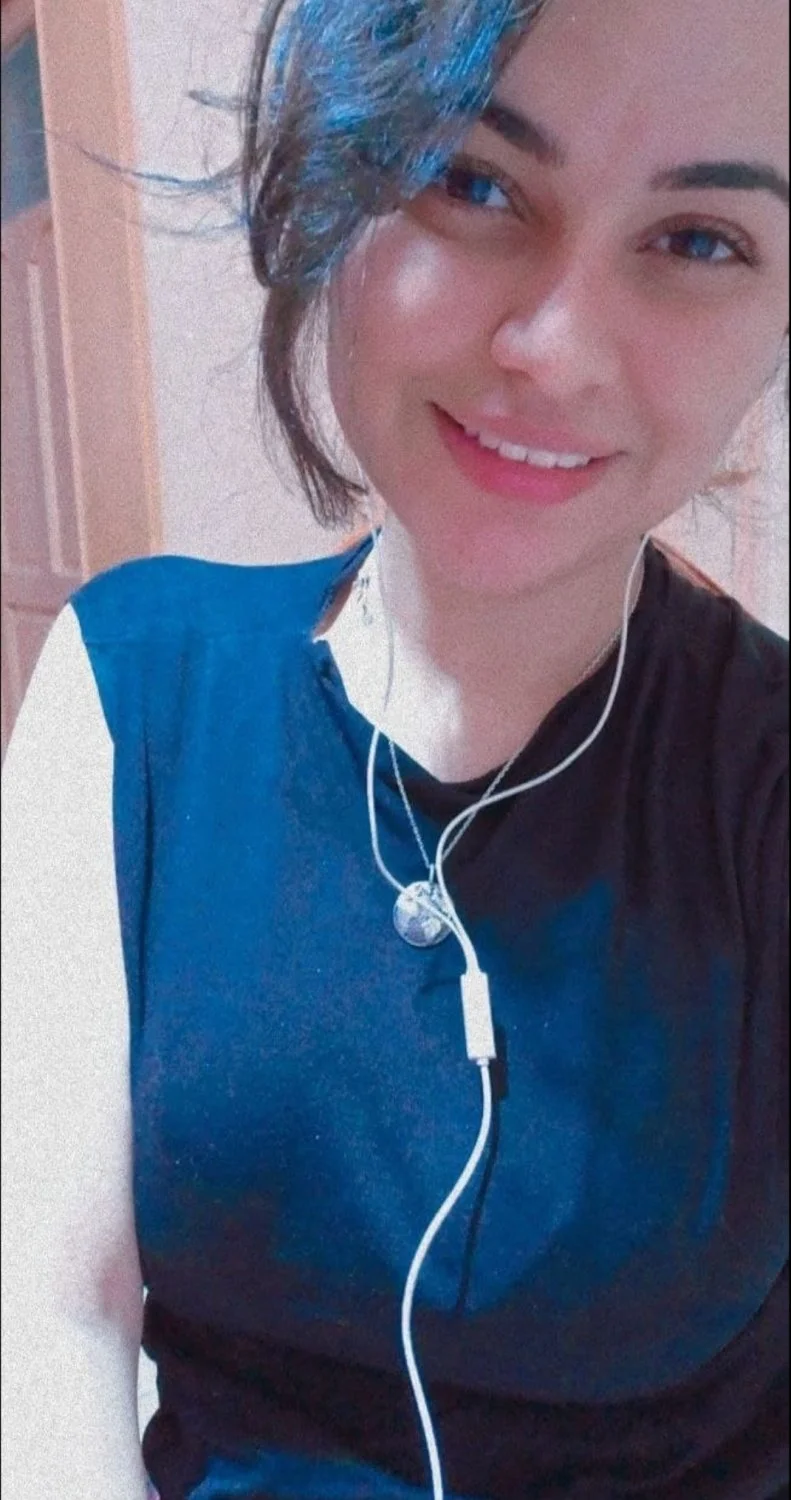 Nude snaps sent by Muslim prostitute to her boyfriend image 7