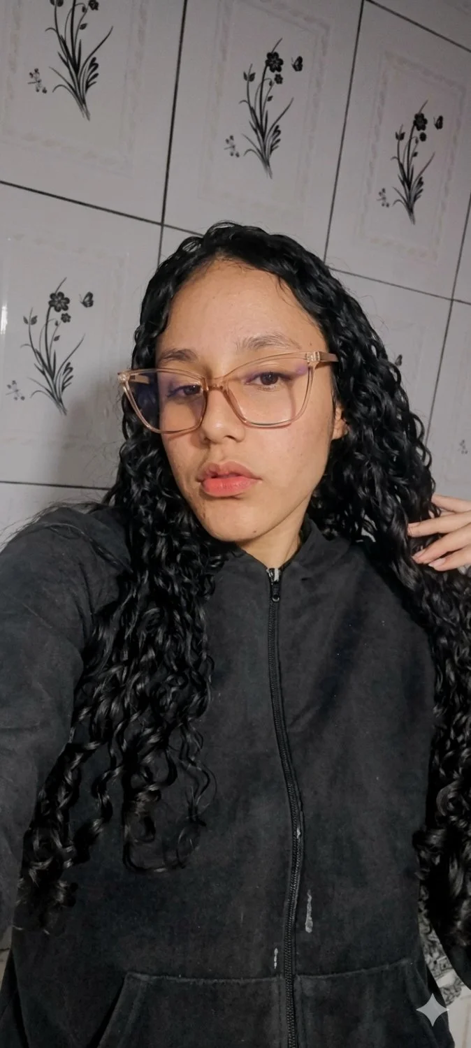 Vazou foto de novinha gostosa mostrando os peitinhos pro amigo main image