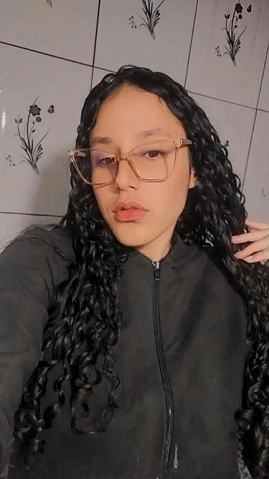 Vazou foto de novinha gostosa mostrando os peitinhos pro amigo image 3