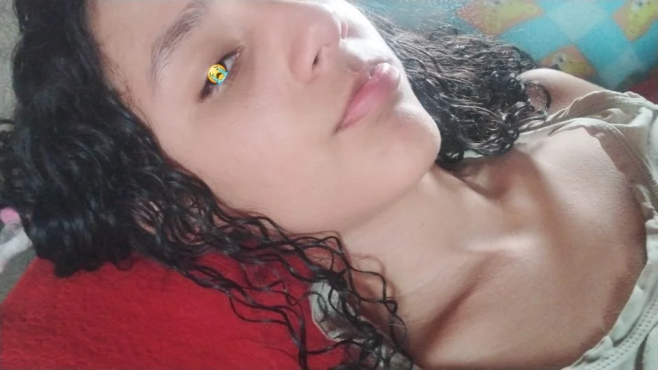 Vazou foto de novinha gostosa mostrando os peitinhos pro amigo image 8