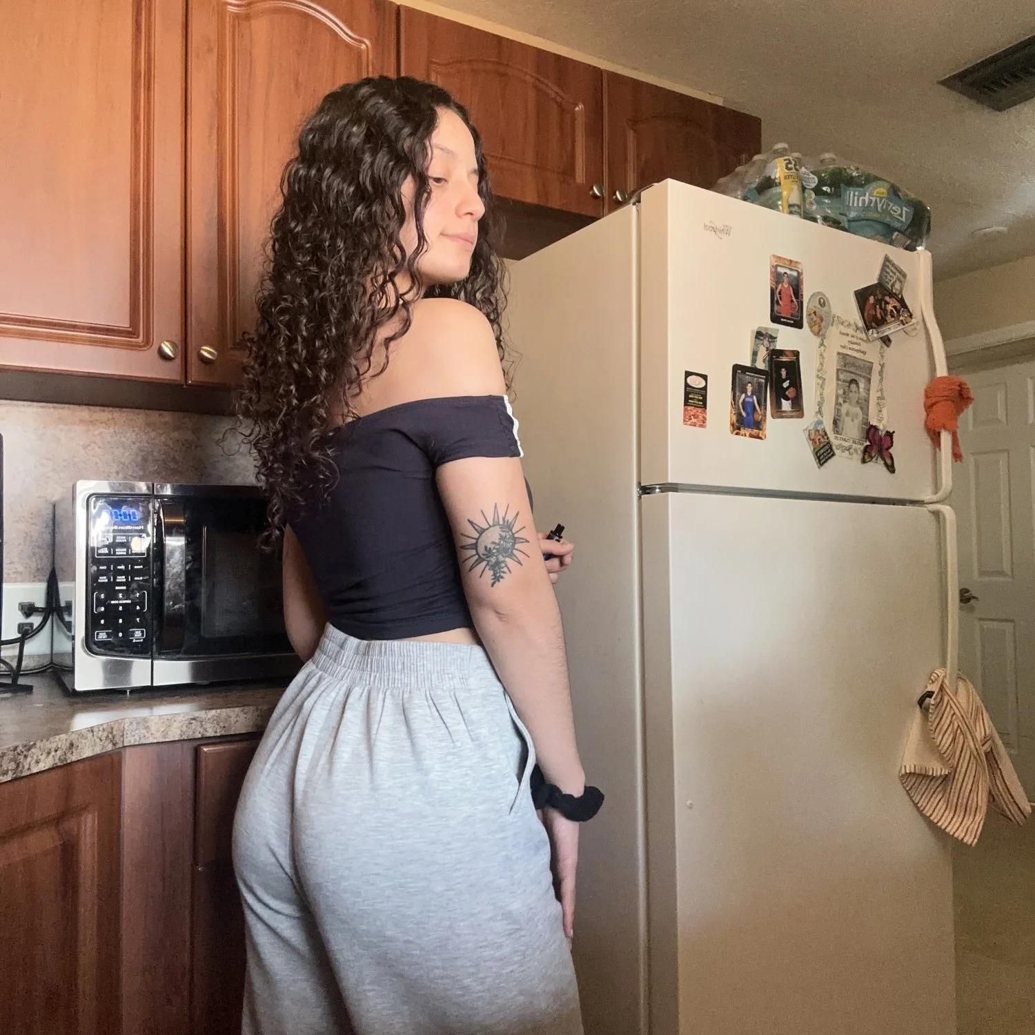 18+KL image 2