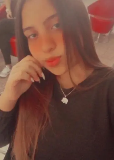 Hermosa linda novia culona sexy con ricas tetas deliciosa cover image