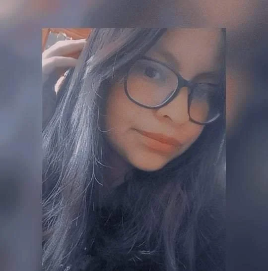 Super sexy and stunning friend image 7