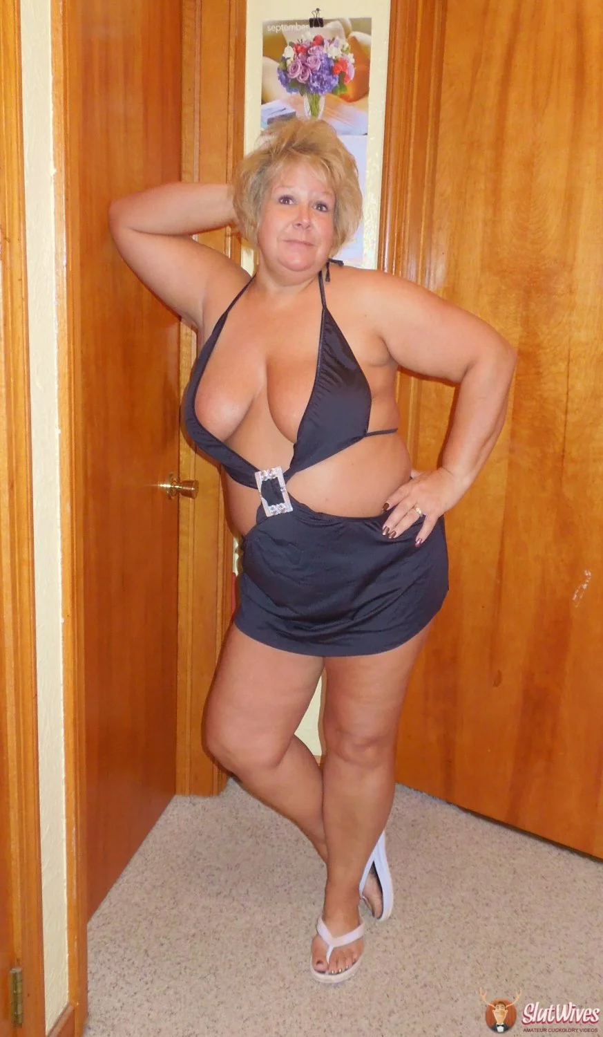 Sexy hotwife love her holiday image 7