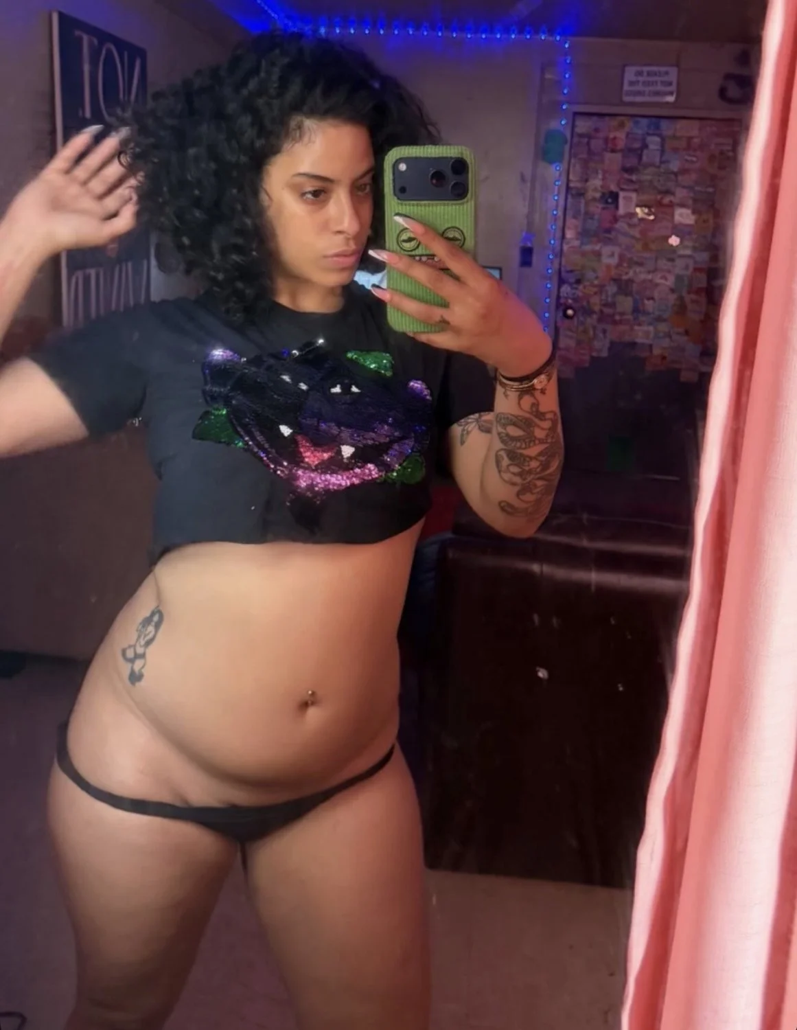She’s a freak image 4