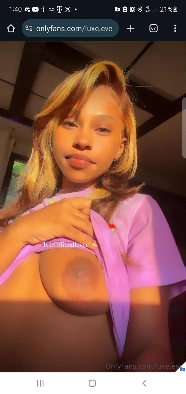 Cute petite Latina with phat pussy 🥵🍑🔥 image 3