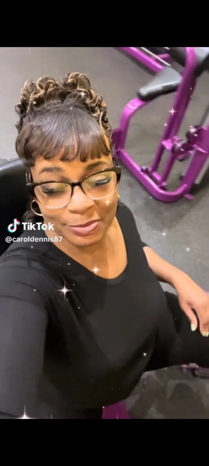 I love big booty social worker workout videos... image 3
