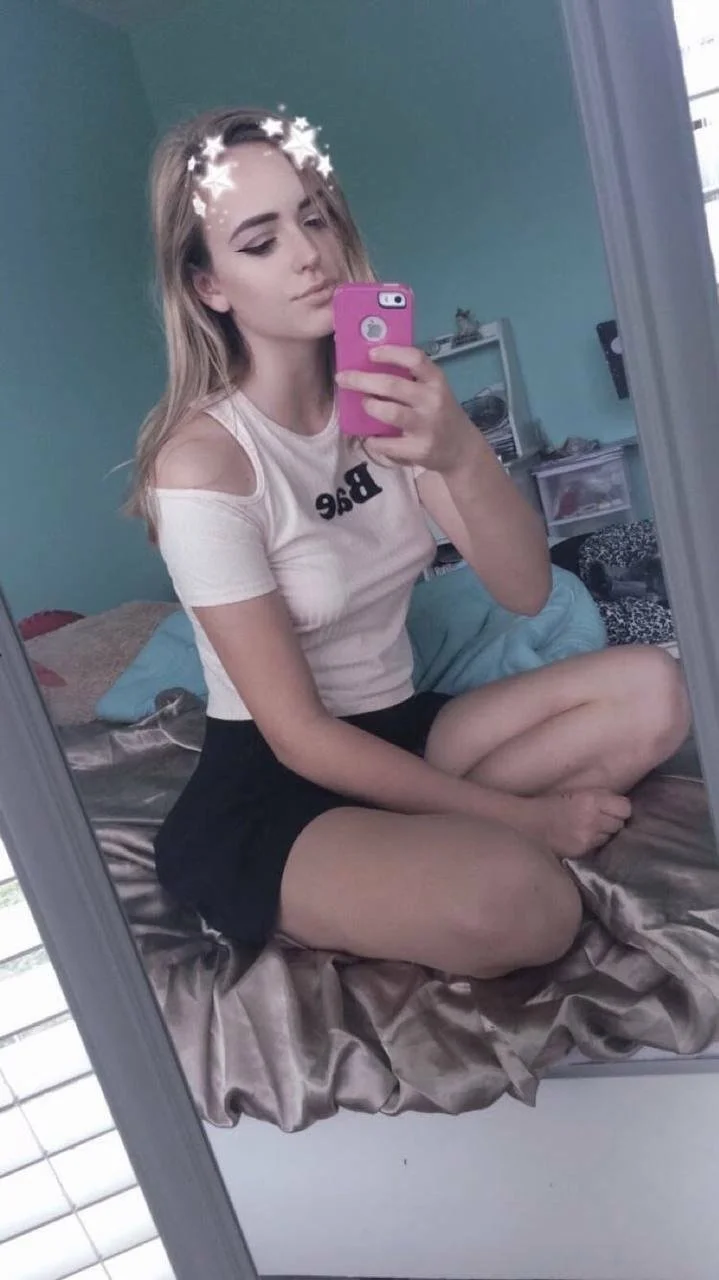 Webslut Chloe image 7