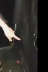 Marido leva a esposa na casa de swing que ela sente nojinho do local mas o tensão e mas acaba tando image 9