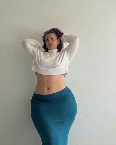 Hadasha Escobar Gordibuena Latina 6 cover image