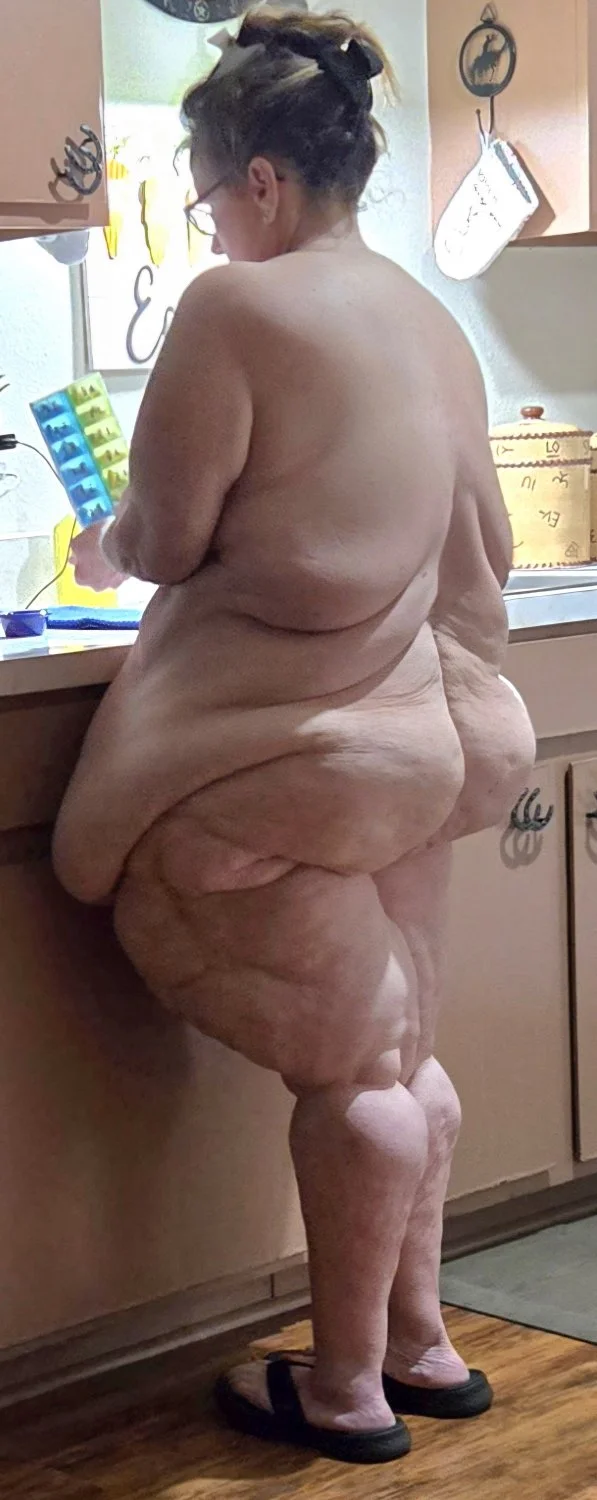 Bbw saggy wife loves to be naked image 7